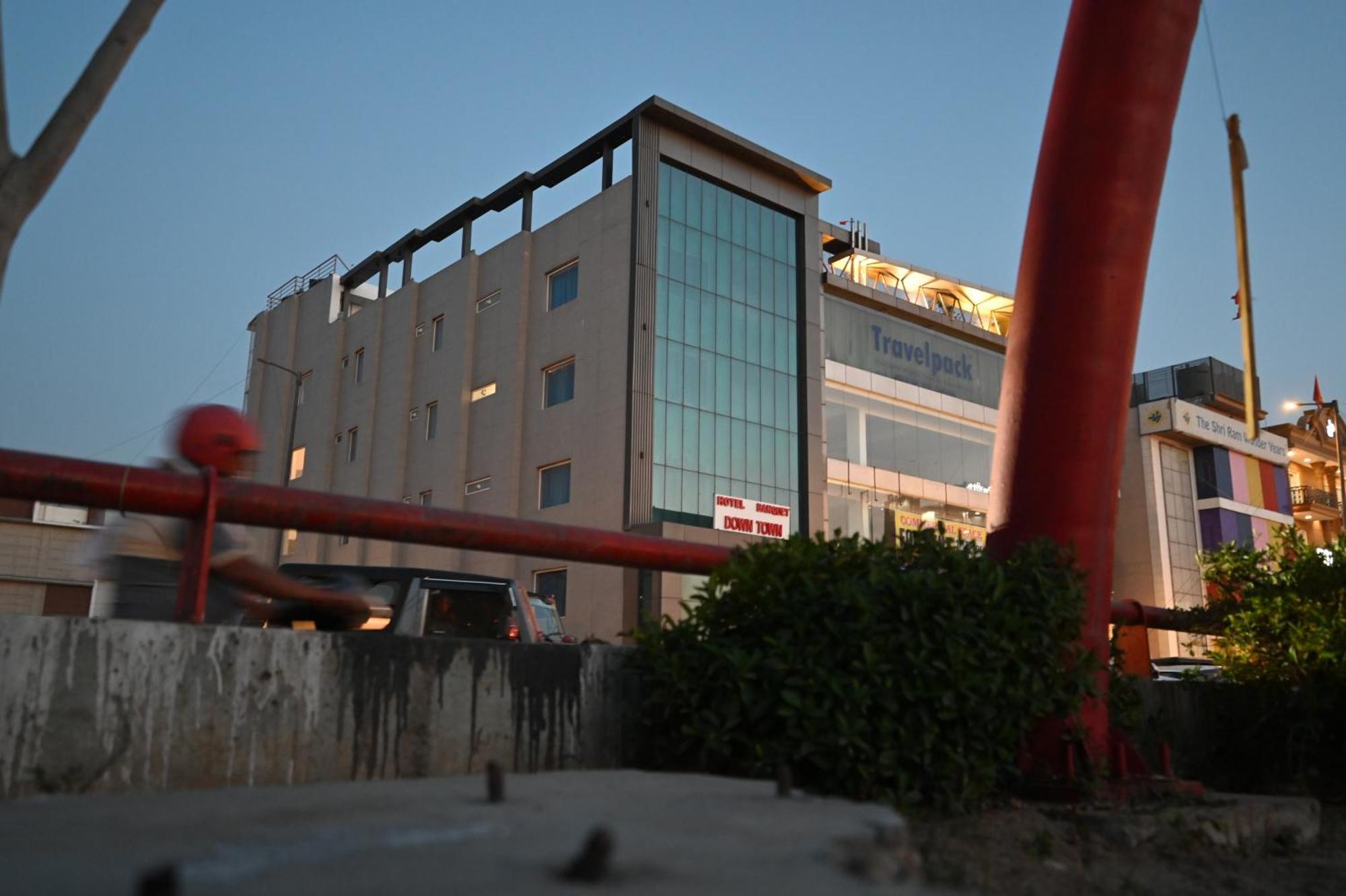 Hotel Down Town Paschim Vihar Delhi  Exterior foto
