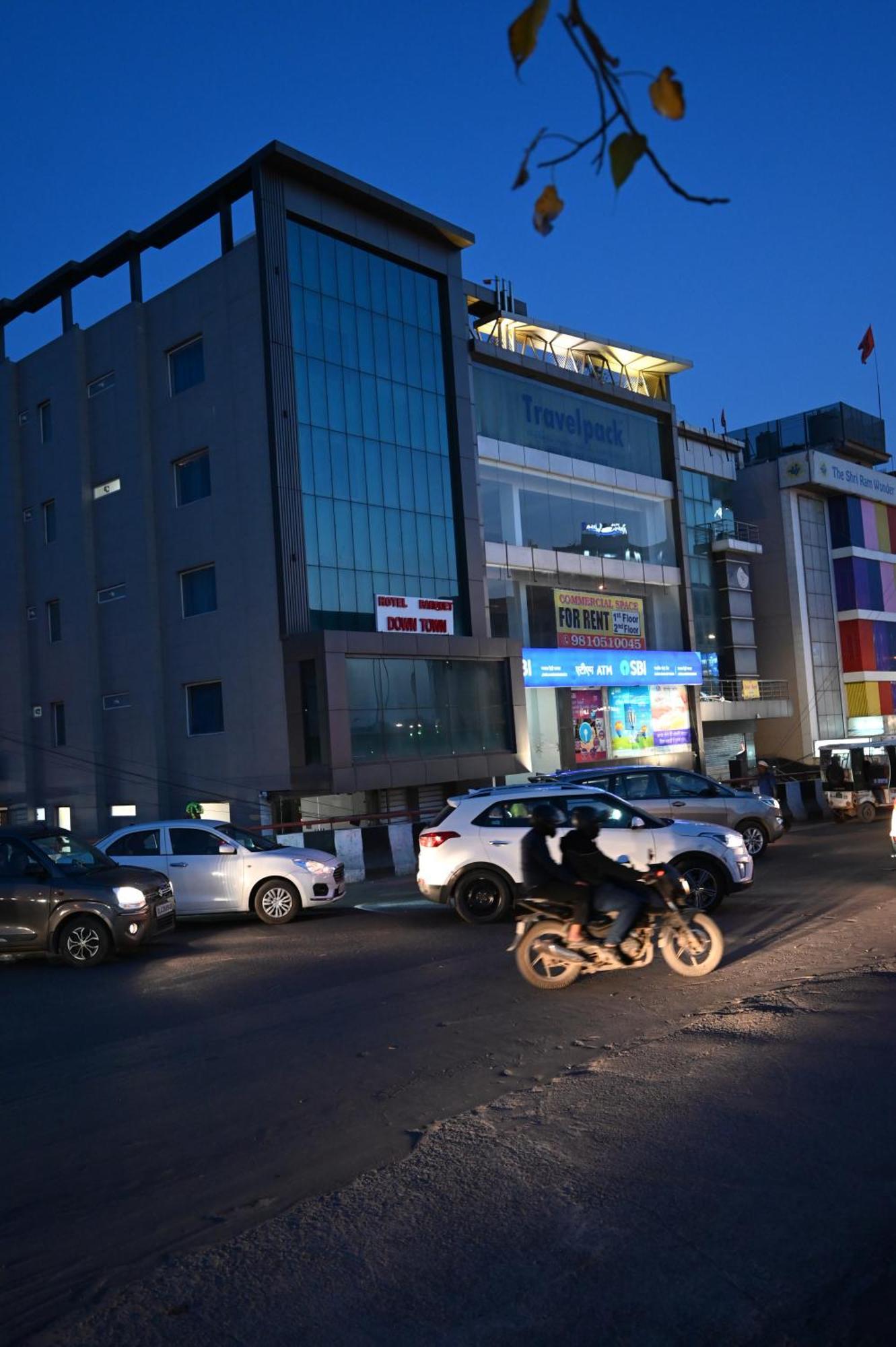 Hotel Down Town Paschim Vihar Delhi  Exterior foto