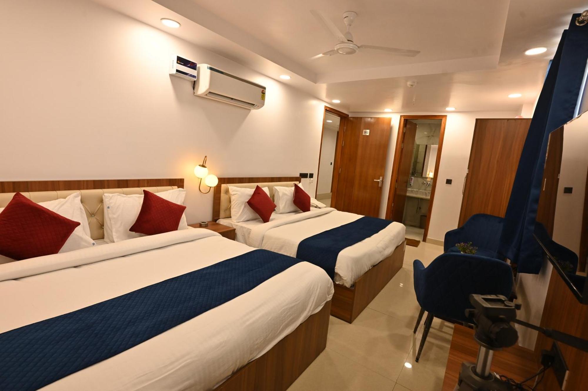 Hotel Down Town Paschim Vihar Delhi  Exterior foto