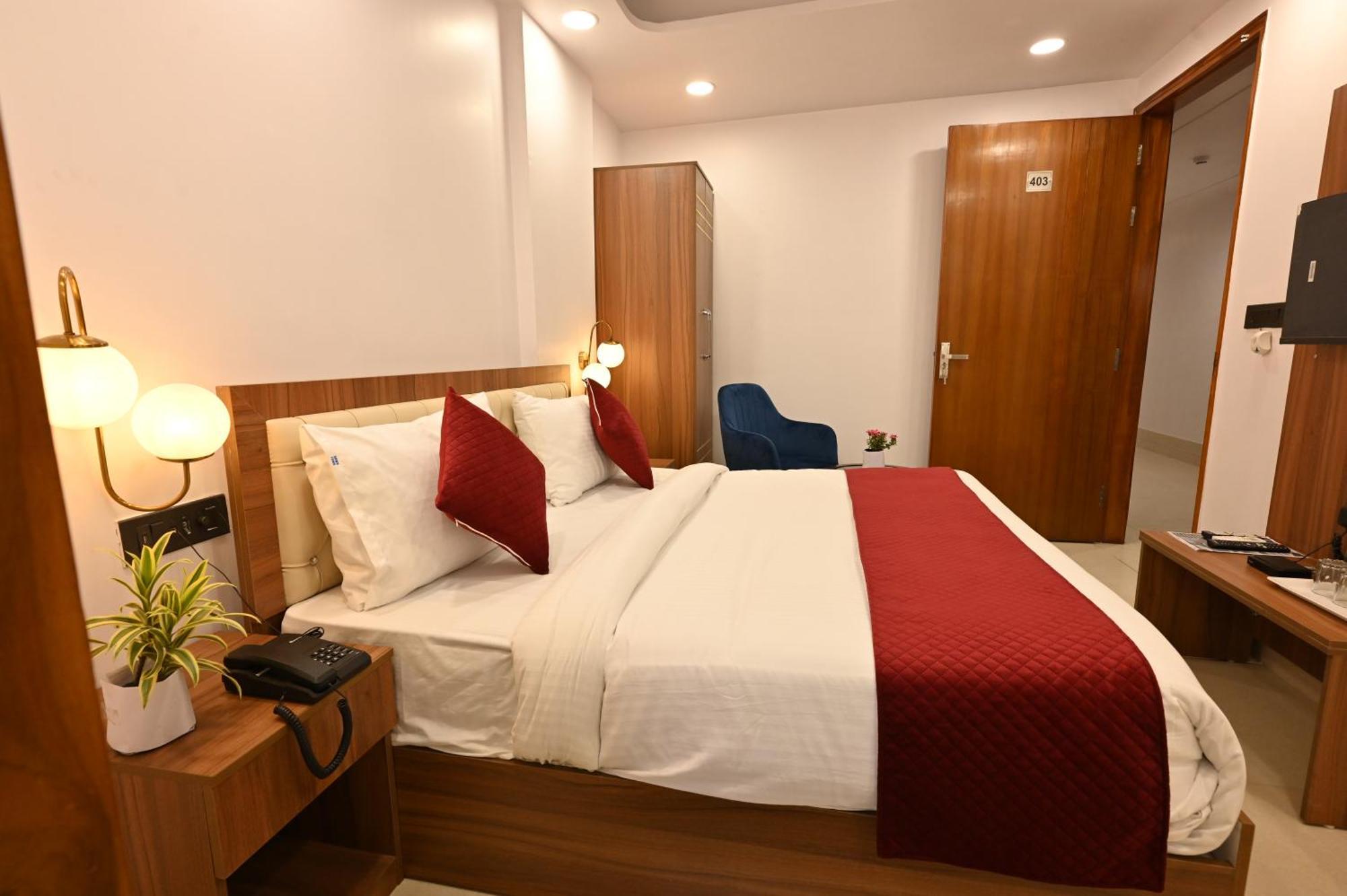 Hotel Down Town Paschim Vihar Delhi  Exterior foto
