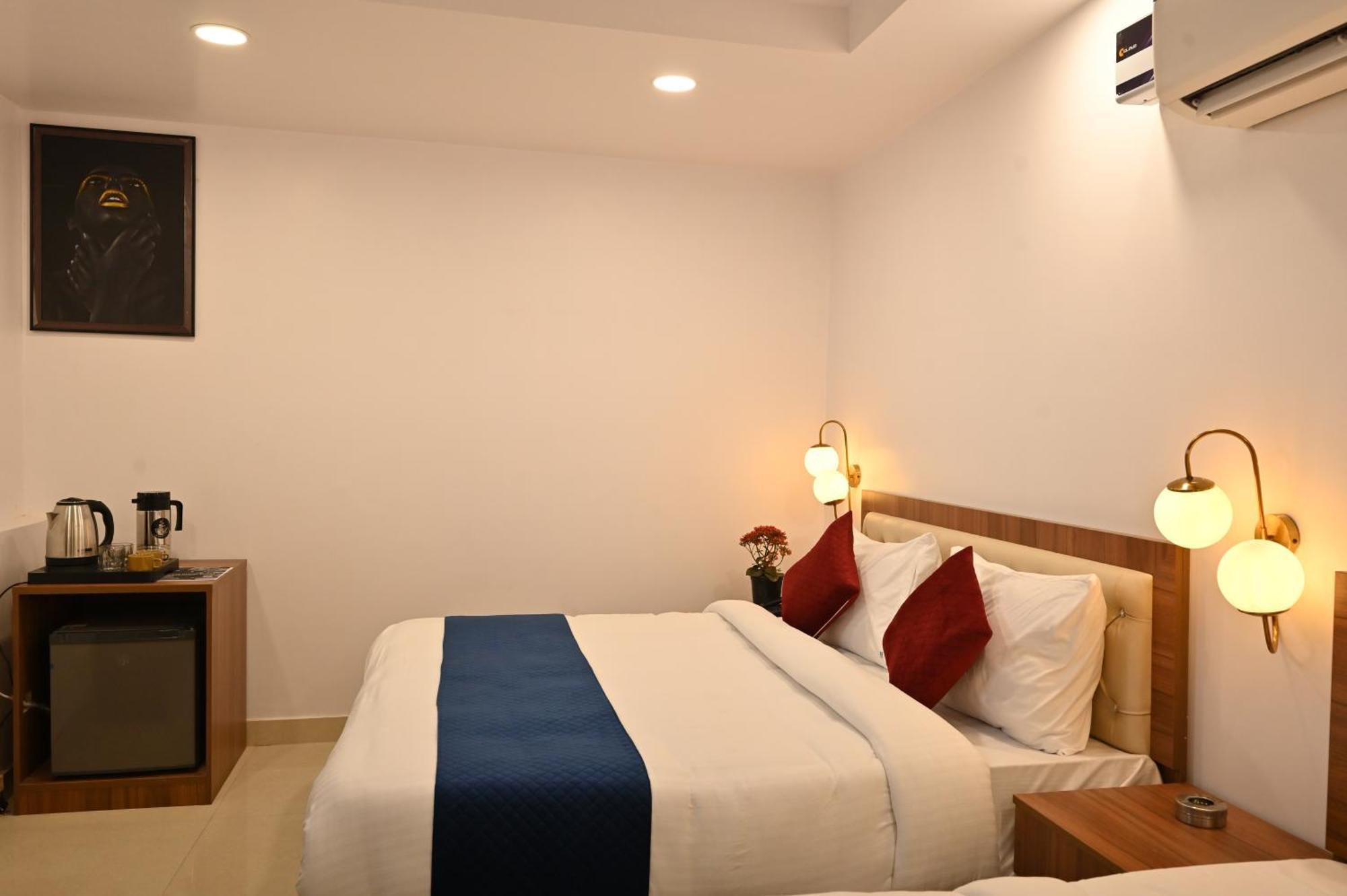 Hotel Down Town Paschim Vihar Delhi  Exterior foto