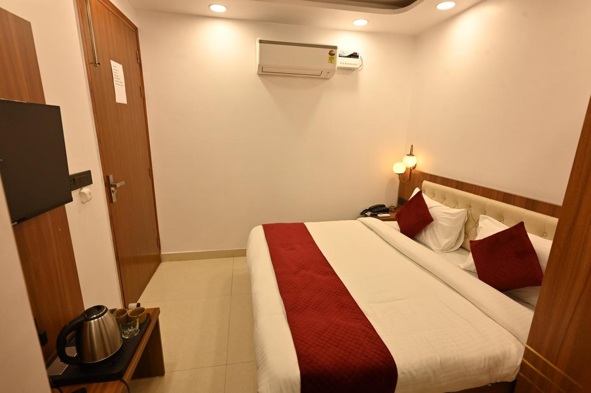 Hotel Down Town Paschim Vihar Delhi  Exterior foto