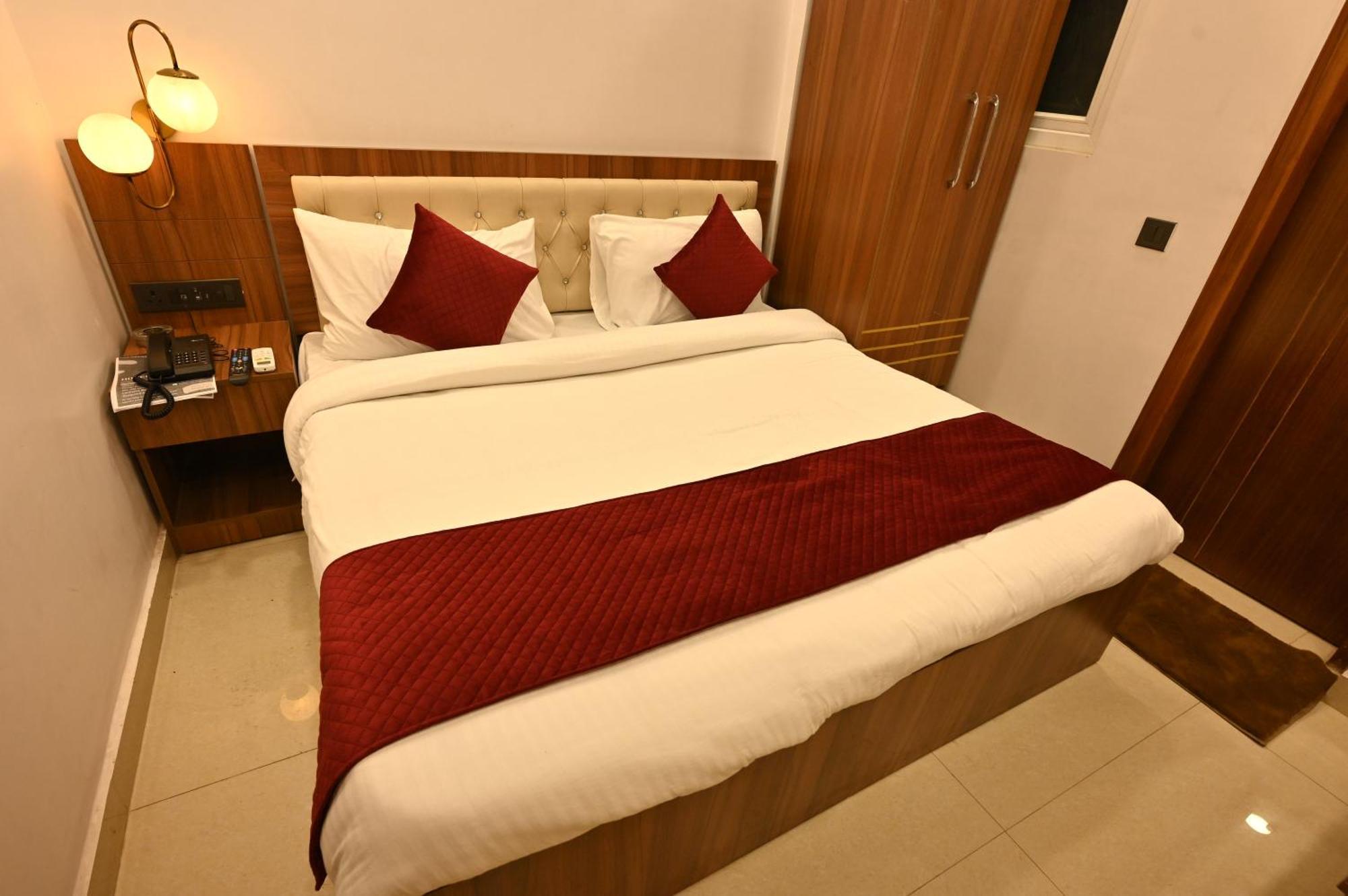 Hotel Down Town Paschim Vihar Delhi  Exterior foto