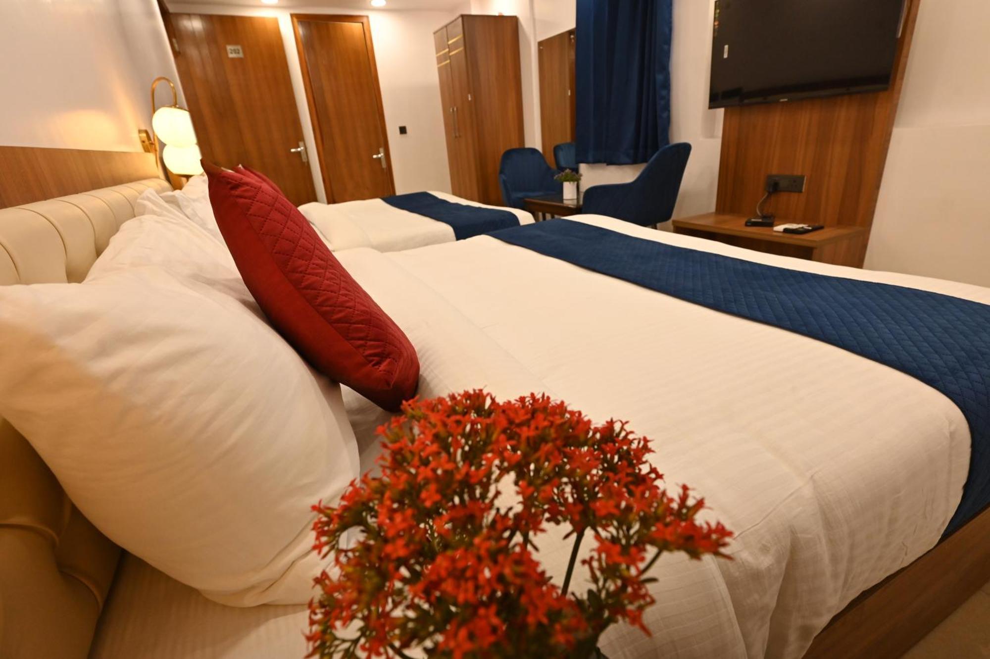 Hotel Down Town Paschim Vihar Delhi  Exterior foto